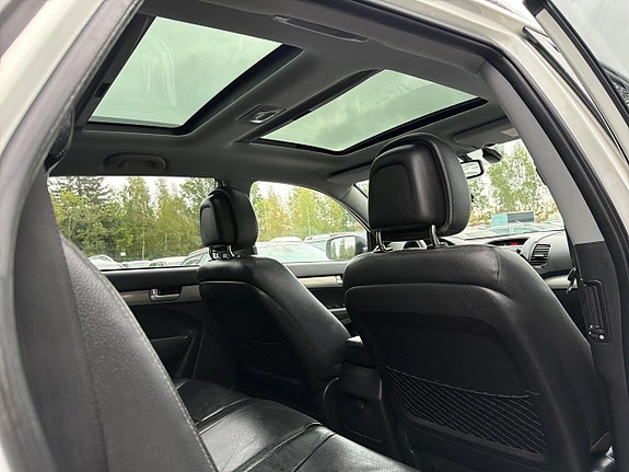 Kia Sorento 16 of 23