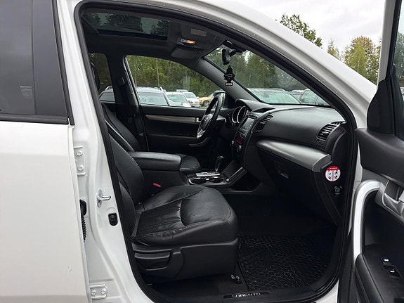 Kia Sorento 15 of 23