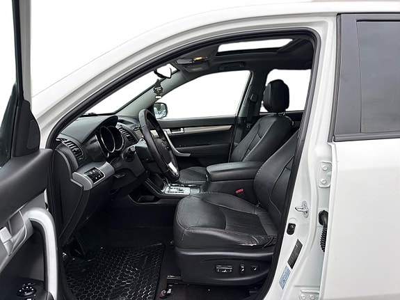 Kia Sorento 11 of 23