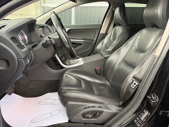 Volvo V60 7 of 15