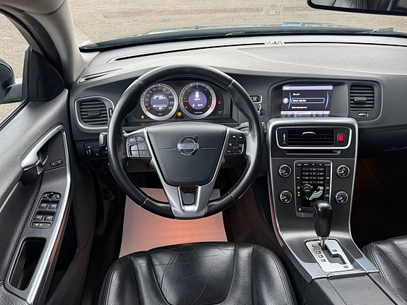 Volvo V60 9 of 15