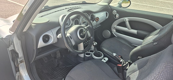 MINI Cooper 13 of 14