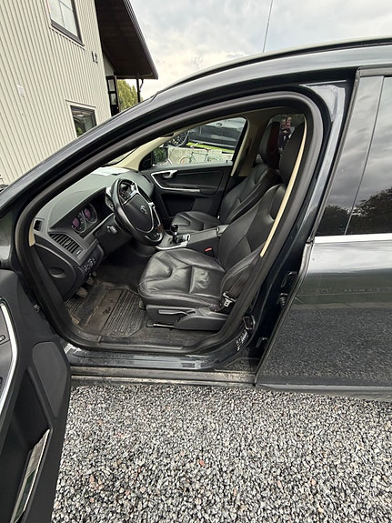 Volvo XC60 5 of 6
