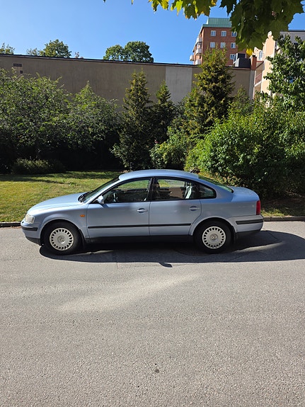Volkswagen Passat 3 of 6