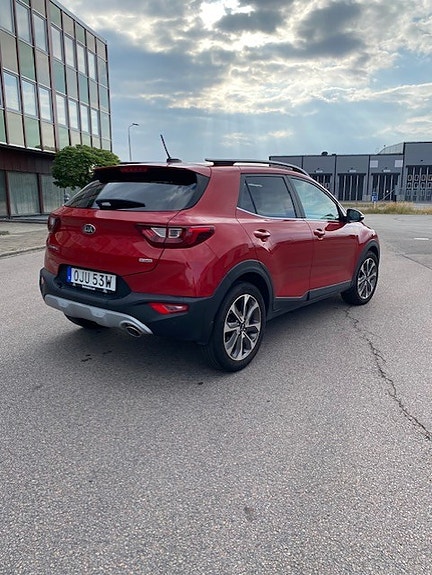 Kia Stonic 2 of 8