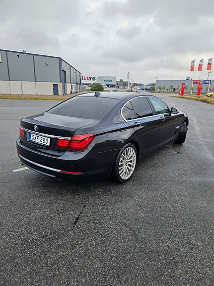 BMW 730d 4 of 19