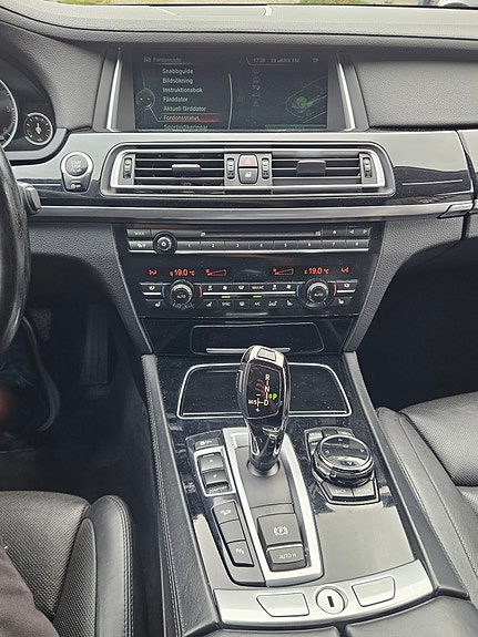 BMW 730d 17 of 19