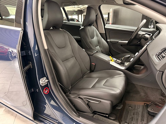 Volvo V60 24 of 30