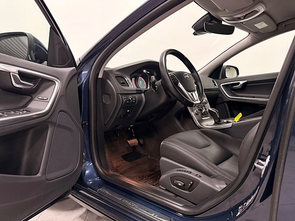 Volvo V60 8 of 30