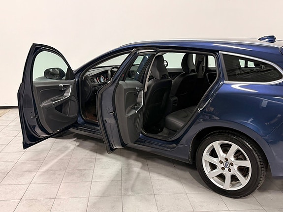 Volvo V60 12 of 30