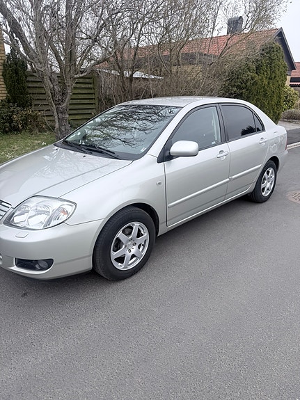 Toyota Corolla 2 of 11