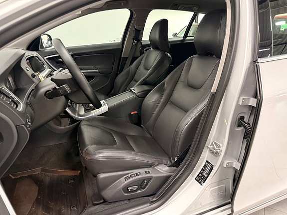 Volvo V60 10 of 29