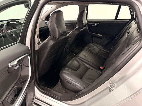 Volvo V60 13 of 29