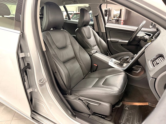 Volvo V60 24 of 29
