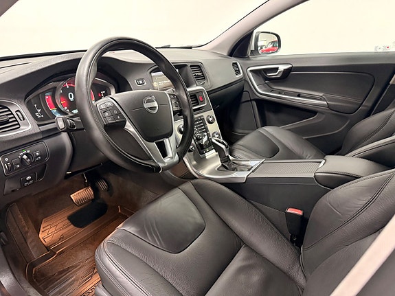 Volvo V60 9 of 29