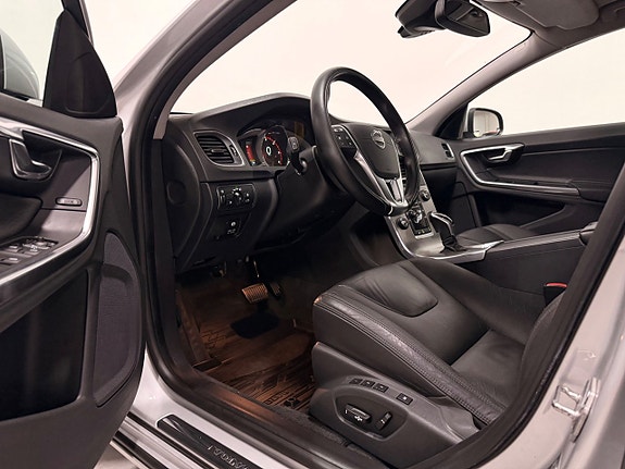 Volvo V60 8 of 29