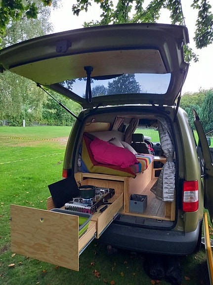Volkswagen caddy maxi 4motion 2 of 15