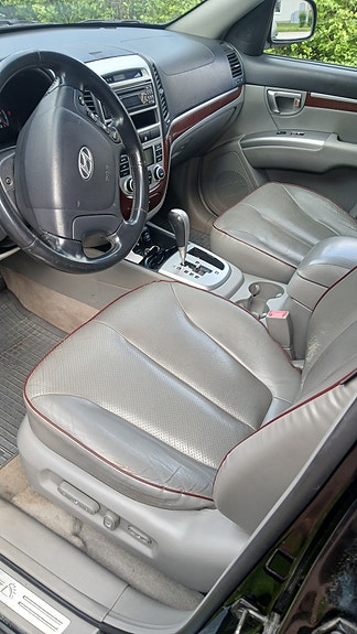 Hyundai Santa Fe 2 of 6