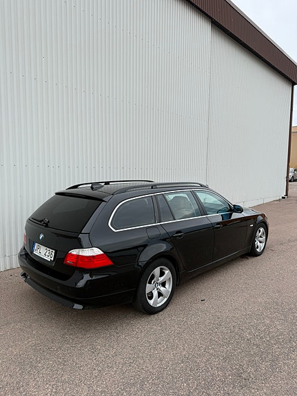 BMW 520d 2 of 4