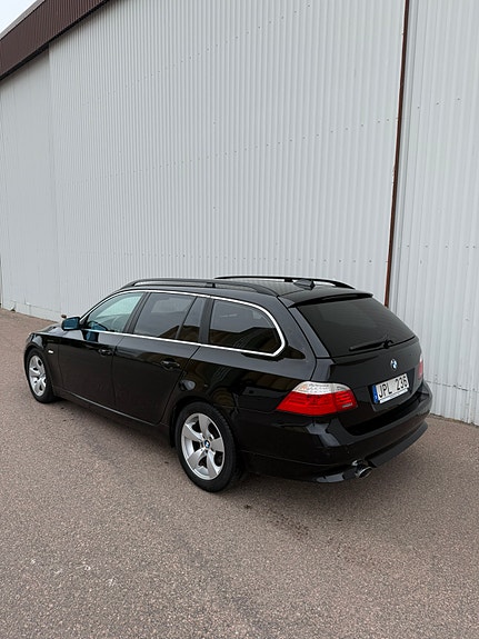 BMW 520d 3 of 4