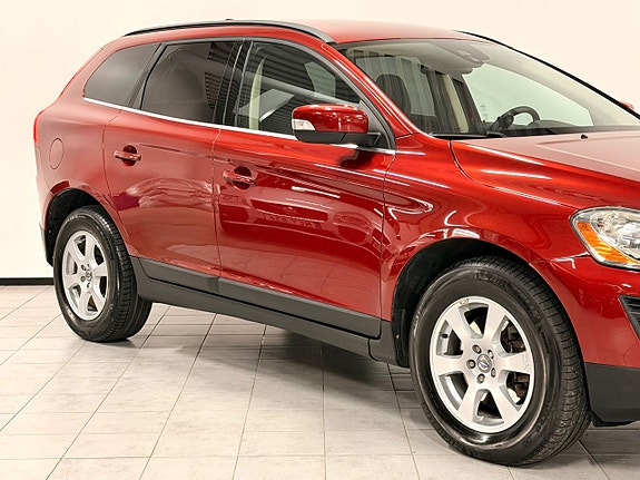 Volvo XC60 2 of 30