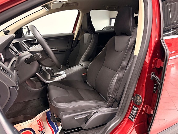 Volvo XC60 12 of 30