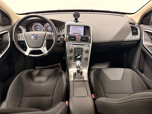 Volvo XC60 16 of 30
