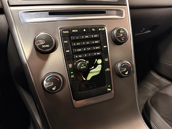 Volvo XC60 23 of 30