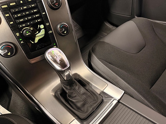 Volvo XC60 24 of 30