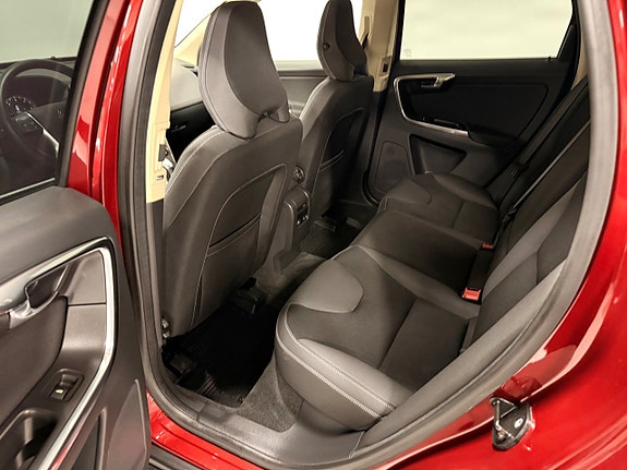 Volvo XC60 14 of 30