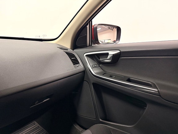 Volvo XC60 25 of 30