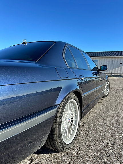 BMW 740d 17 of 19