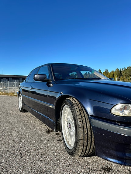 BMW 740d 16 of 19
