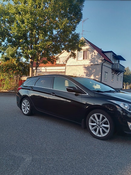 Hyundai i40 2 of 6