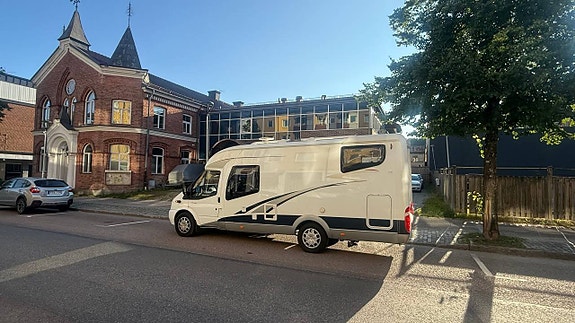 Hobby T 500 GESC. Långbäddar, kamkedja, stort garage. 2 of 5