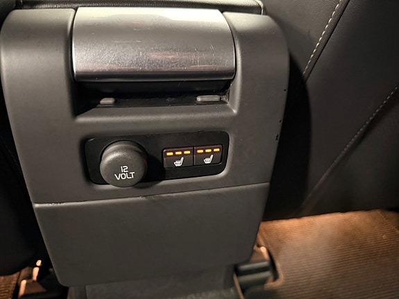Volvo XC70 14 of 30