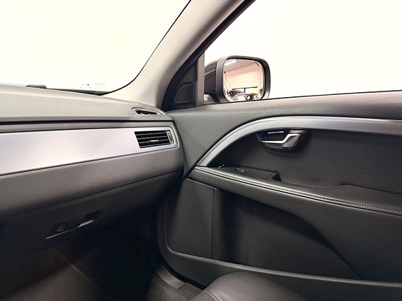 Volvo XC70 25 of 30