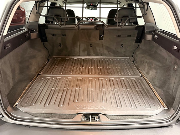 Volvo XC70 27 of 30