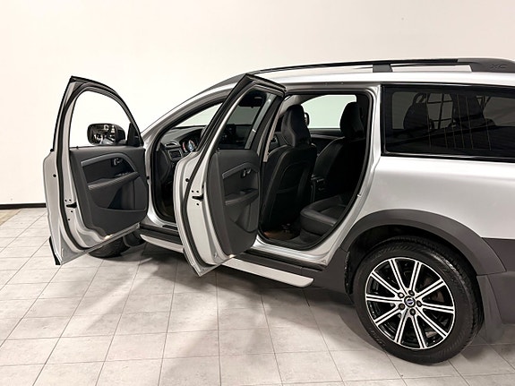 Volvo XC70 12 of 30