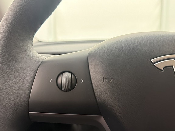 Tesla Model 3 17 of 30