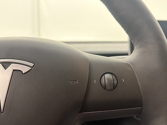 Tesla Model 3 18 of 30