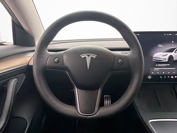 Tesla Model 3 16 of 30