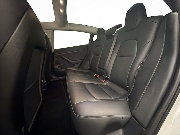 Tesla Model 3 26 of 30