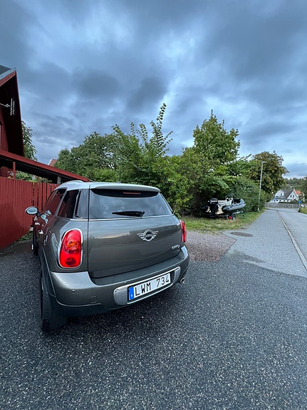 MINI Countryman Cooper D 2 of 13