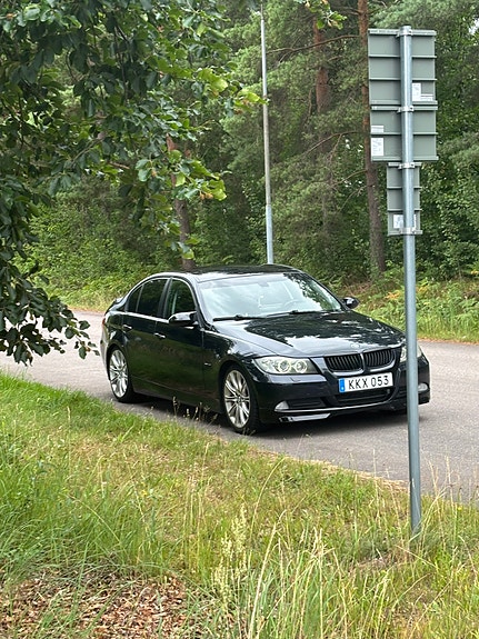 BMW 320d 3 of 6