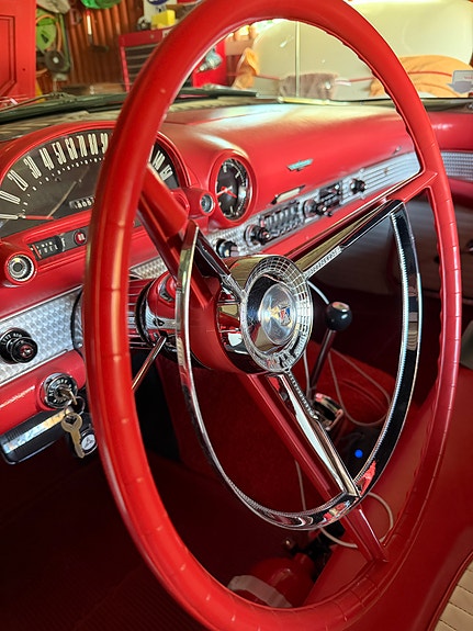 Ford Thunderbird 3 of 23