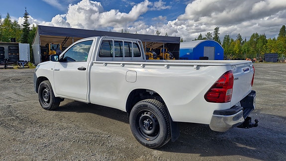 Toyota HiLux 6 of 9