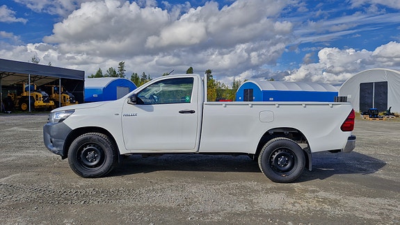 Toyota HiLux 4 of 9