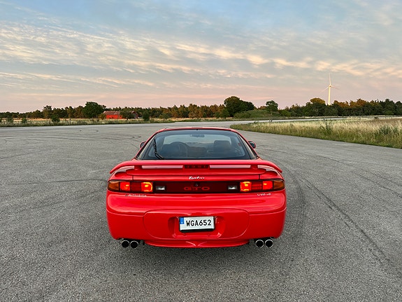 Mitsubishi 3000 GT 2 of 7