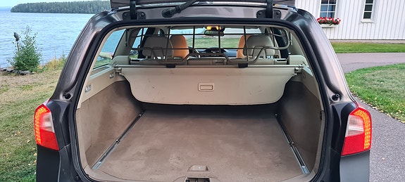 Volvo XC70 8 of 13